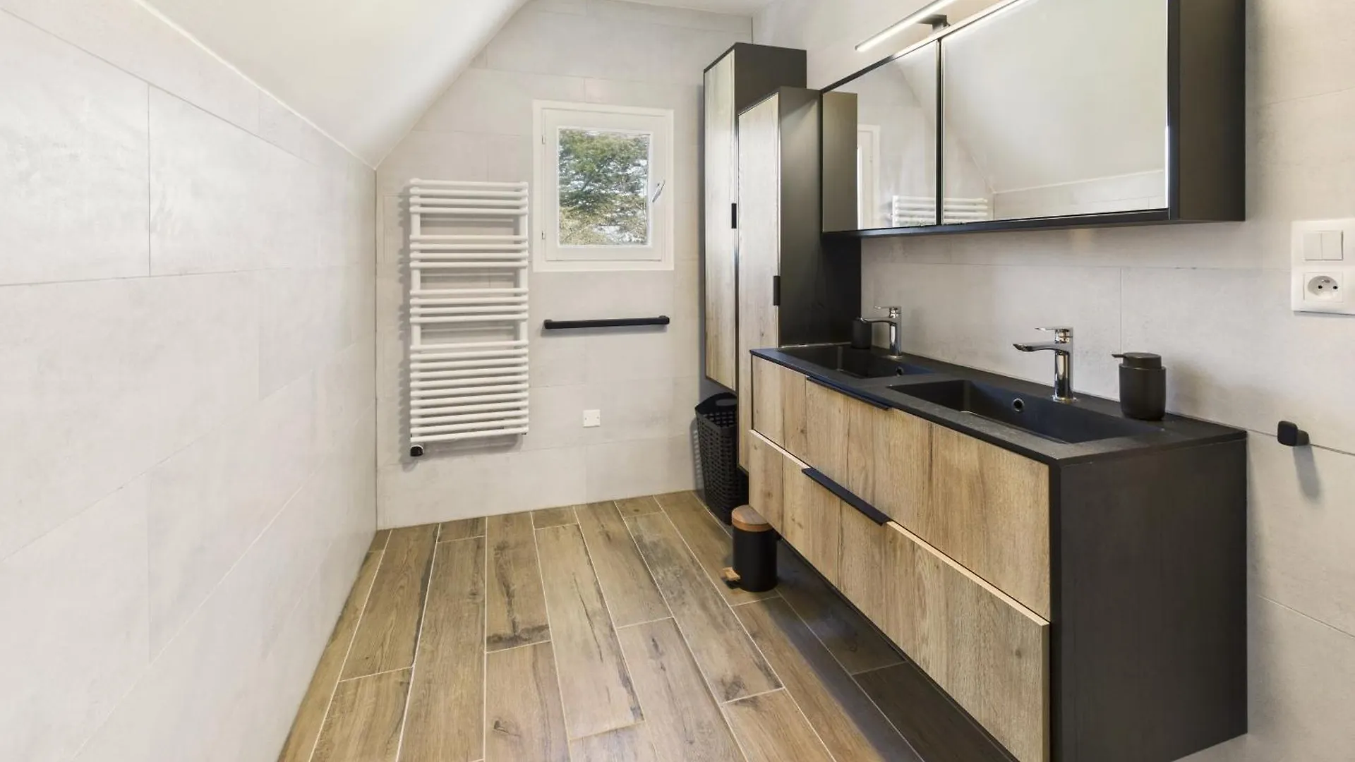 Holiday home Maison Moderne Pour 12, Grand Jardin, Terrasse Concarneau