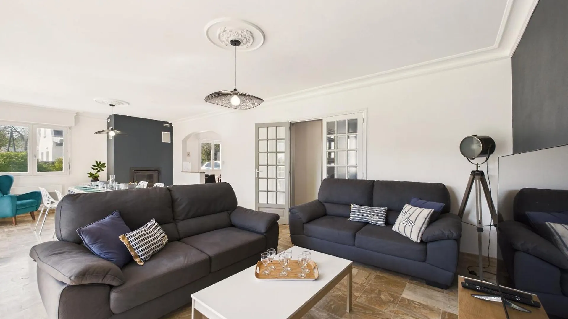 Maison Moderne Pour 12, Grand Jardin, Terrasse Concarneau Holiday home
